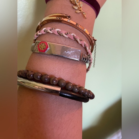 Eclectic 13 Piece Bracelet Bundle - Picture 12 of 16